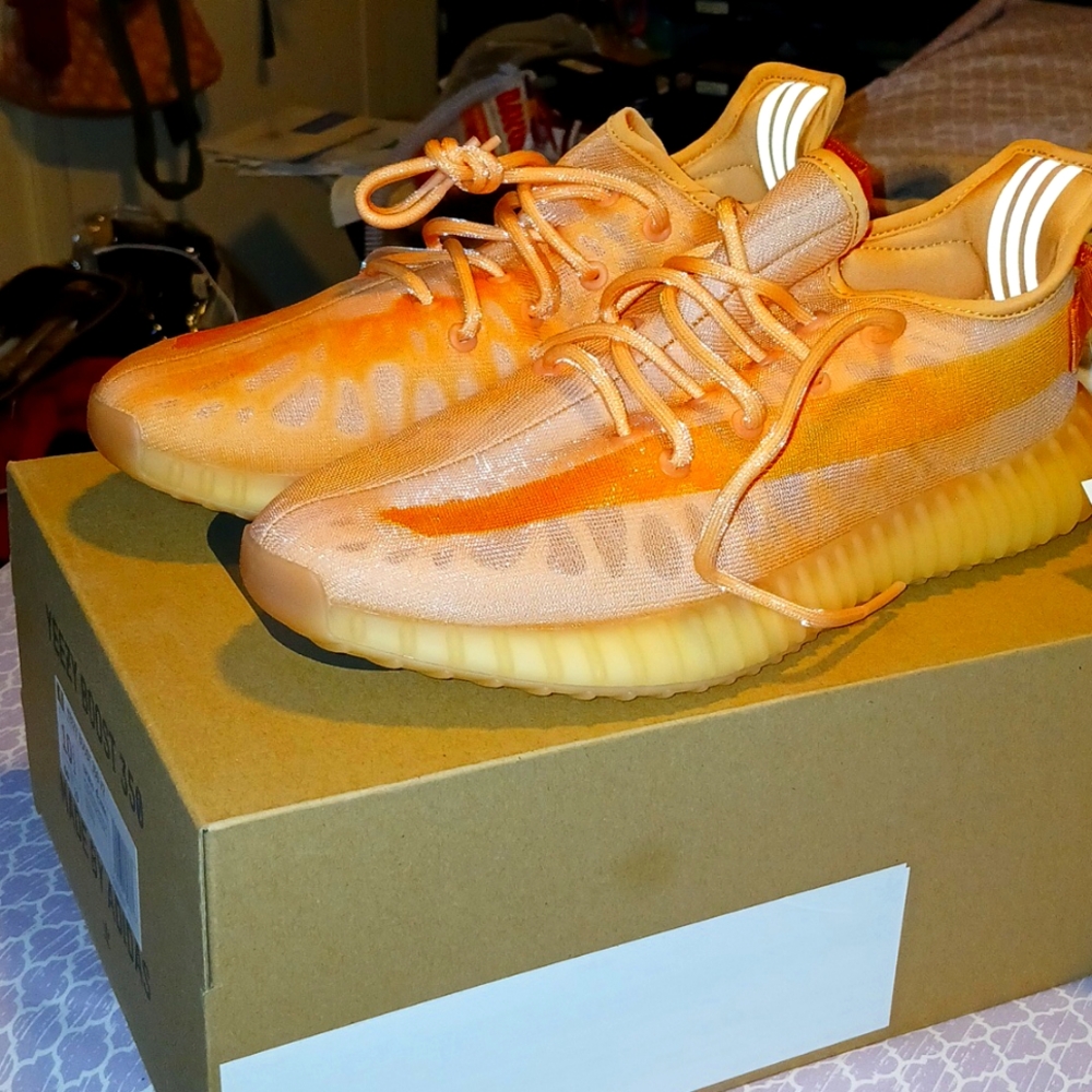 YEEZY BOOST 350 V2, SIZE 10.5